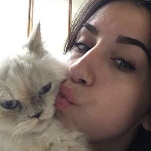 Meet your Posher, Hailey-lynn